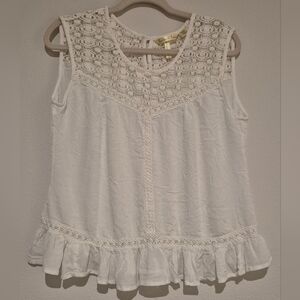 Saloni Too |  White Lace Detail Top | 1X